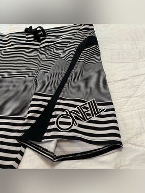 Y2K O'Neill Superfreak Board Shorts Mens 32 Black White Striped Surf Skate swim